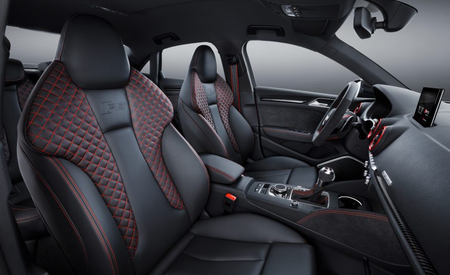 2018-audi-rs3-117-876x535