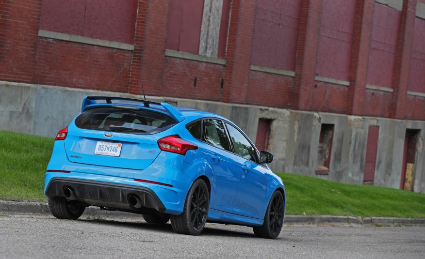 2016-ford-focus-rs-115-876x535