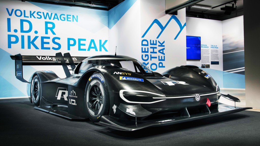 Aiming for the top with e-power: Volkswagen I.D. R Pikes&nbsp;Peak