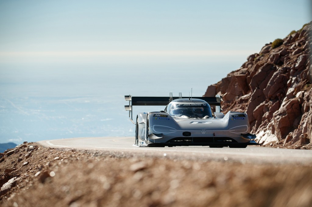 VW smashes the Pikes Peak record in an&nbsp;EV