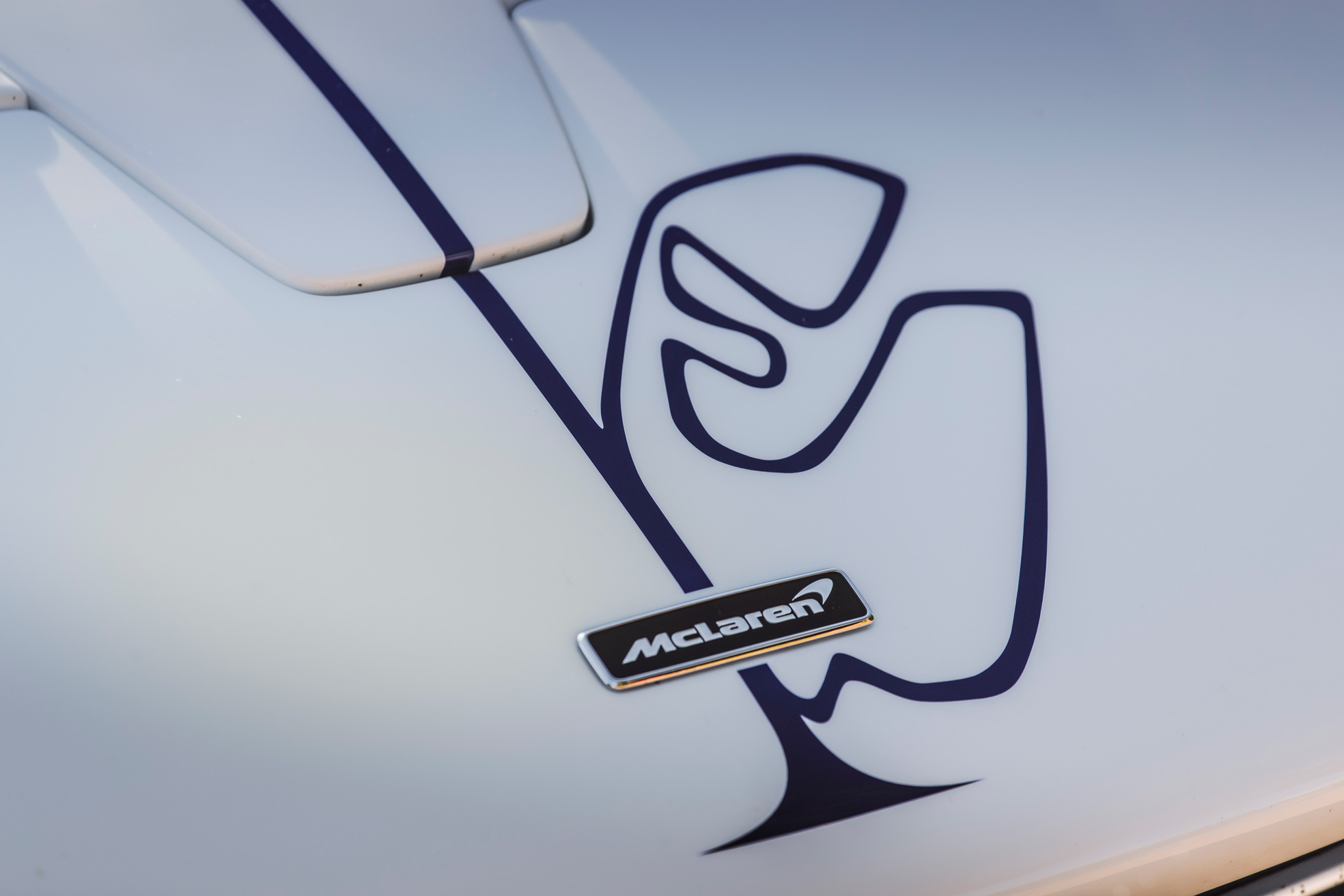 9574-McLarenSennasDriveToPaulRicard