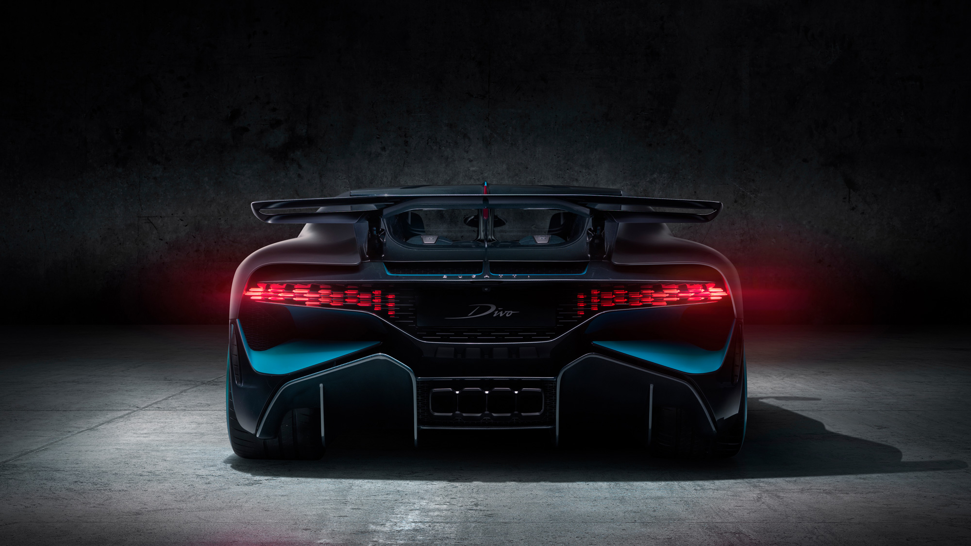 04_Bugatti-Divo_Rear