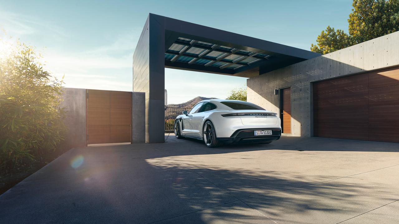 low_taycan_turbo_s_2019_porsche_ag_4