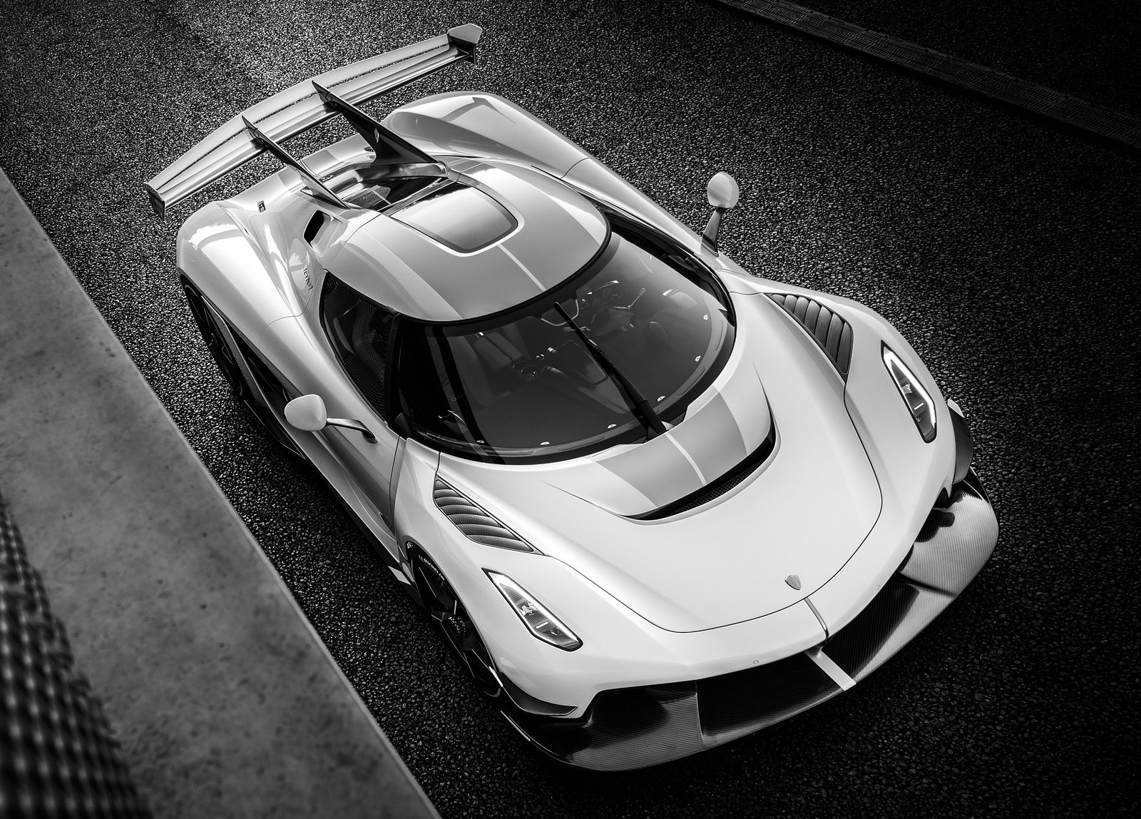 Koenigsegg-Jesko-2020-1600-0b