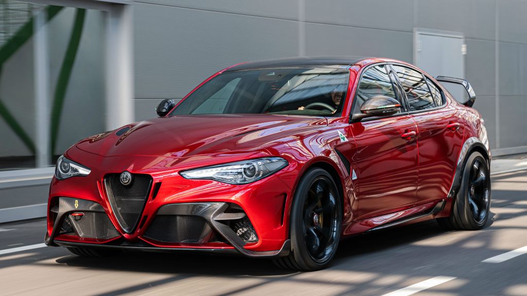 Alfa Romeo Giulia GTA Hardcore Sedan&nbsp;Unveiled