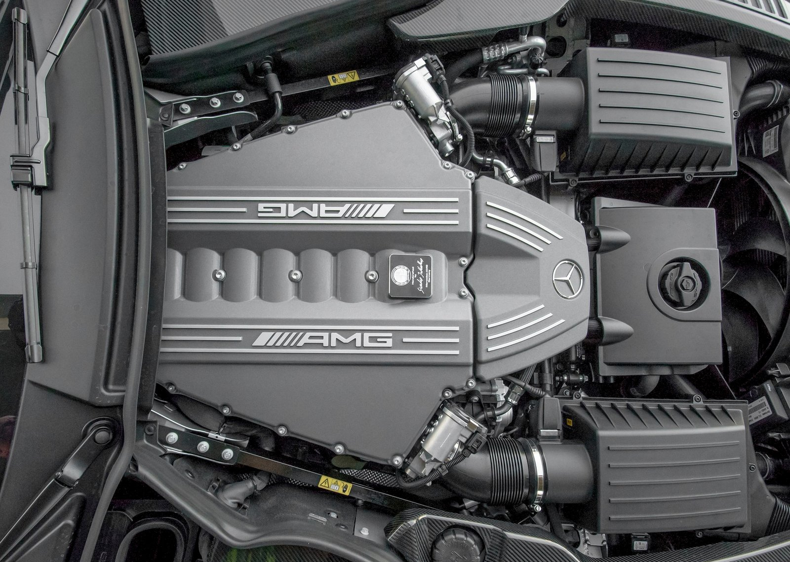 Mercedes-Benz-SLS_AMG_Black_Series-2014-1600-24