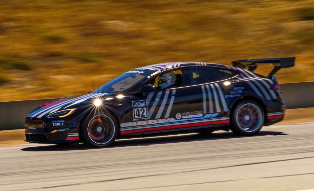 Unplugged Performance Dark Helmet Is A 1,020hp Tesla Model S Plaid&nbsp;Racecar